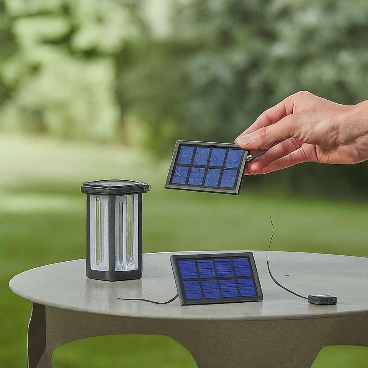 Harnessing Solar Power: Solar Panels and Batteries in Hardoll Solar Lights - Hardoll