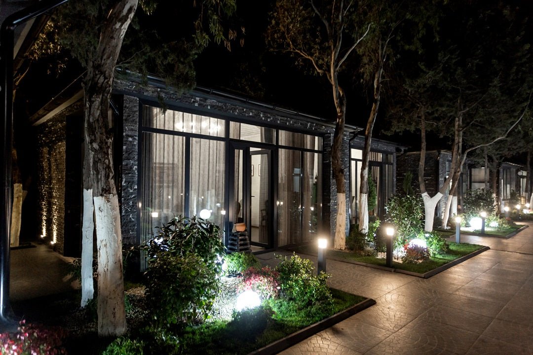Solar Outdoor Lights: Sustainable Illumination for Homes and Industries - Hardoll